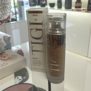 Sleek Silver and Black Candle Holder